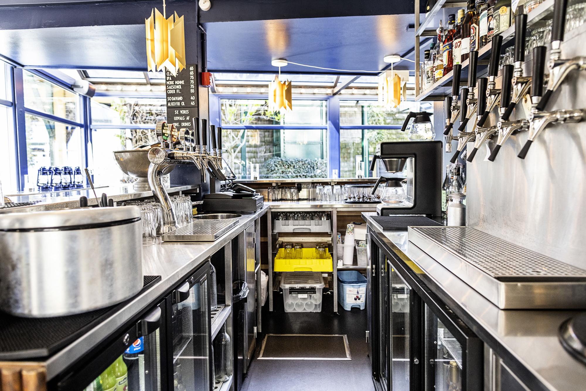 30905408 80810400 80810415 Figaro Bar