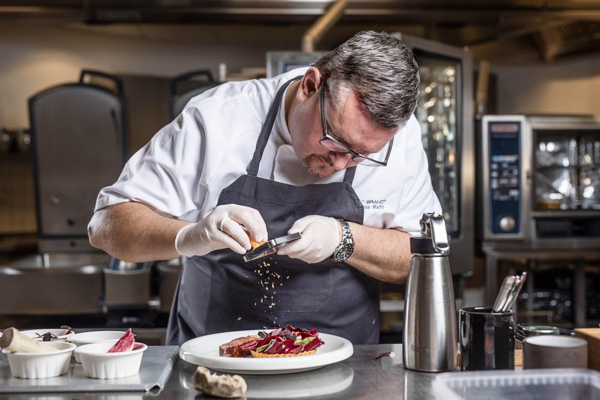Dennis Rafn laver lækre rødbedeserveringer