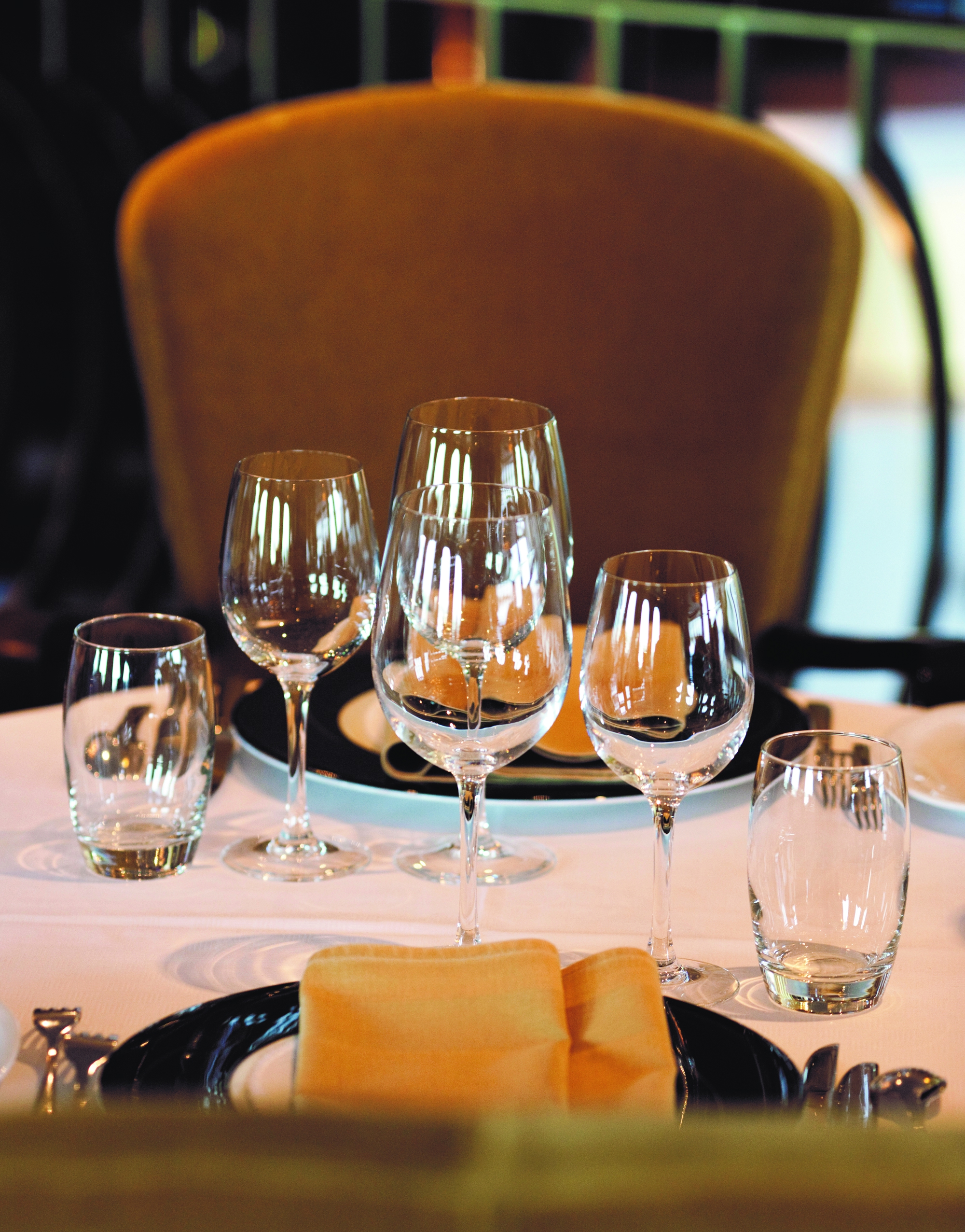 Color Fantasy Cosmopolitan Gourmet Restaurant CLL 01476